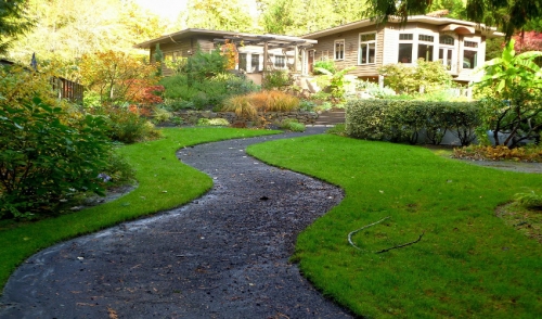Beautify Your Lawn with Walkways and Fencing